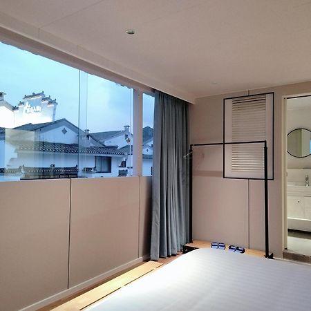 Serene Vale Inn Guilin-Free One Way Pick Up Service To High-Speed Railway Station For 2 Nights מראה חיצוני תמונה
