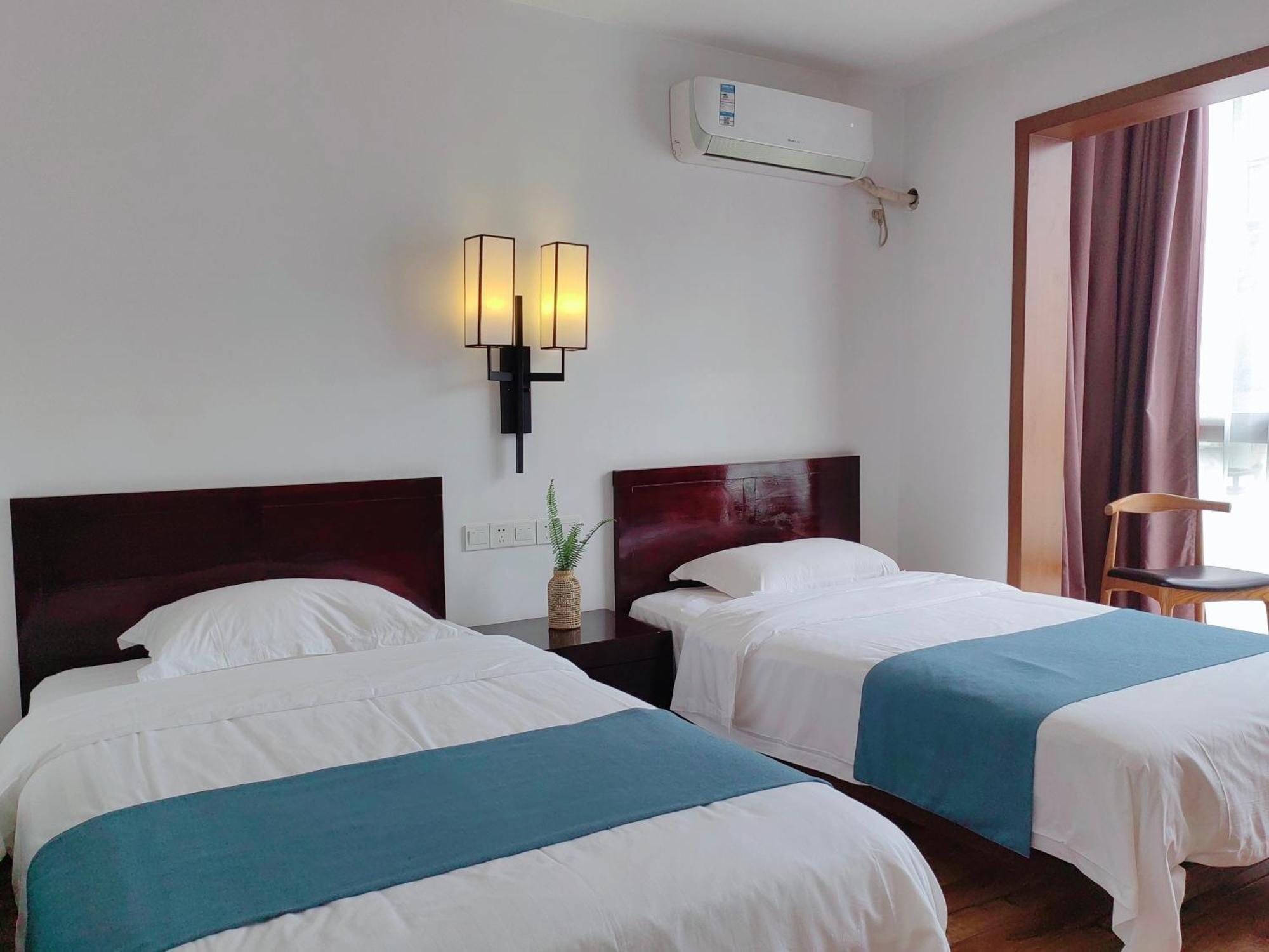 Serene Vale Inn Guilin-Free One Way Pick Up Service To High-Speed Railway Station For 2 Nights מראה חיצוני תמונה