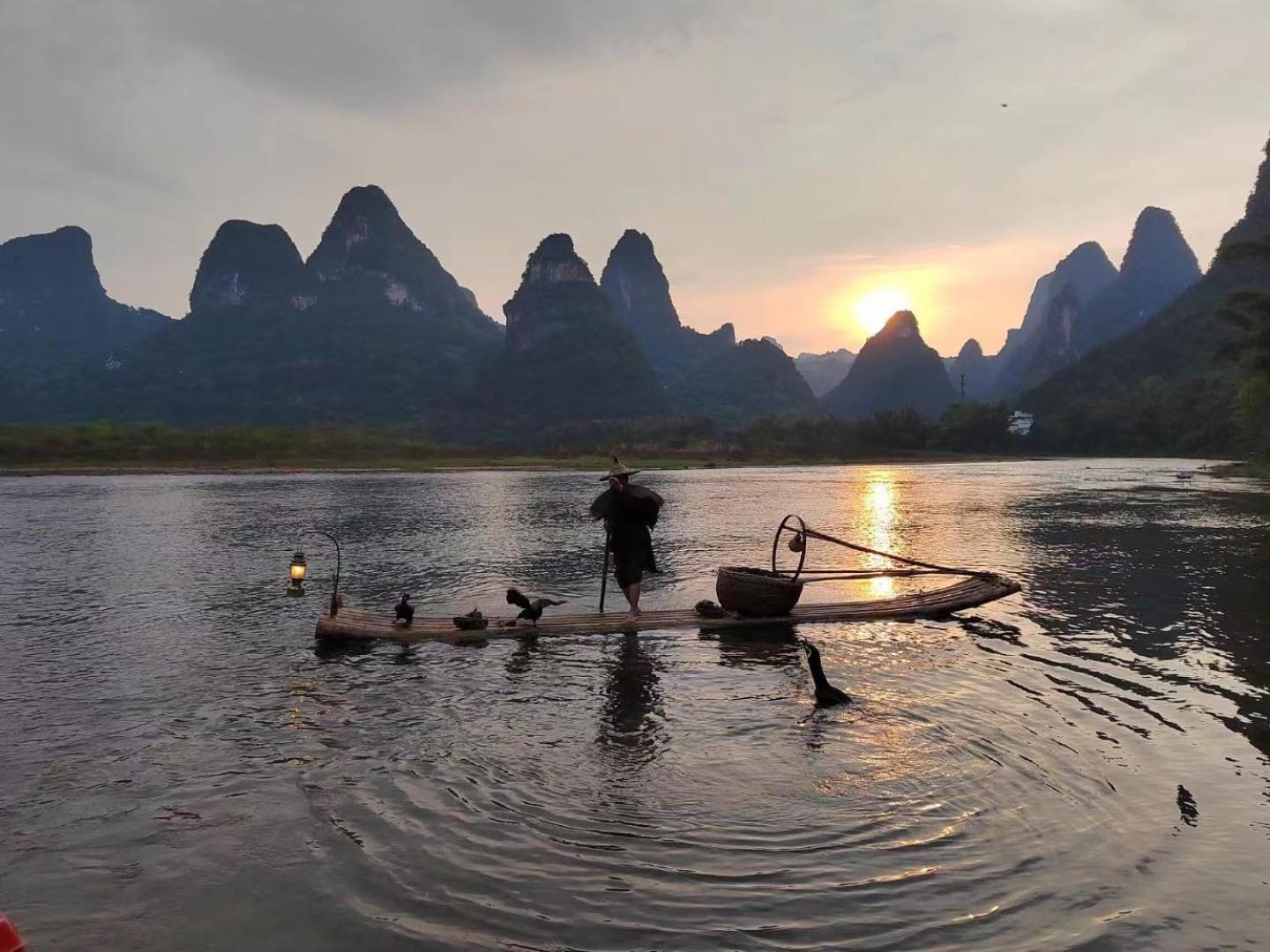 Serene Vale Inn Guilin-Free One Way Pick Up Service To High-Speed Railway Station For 2 Nights מראה חיצוני תמונה