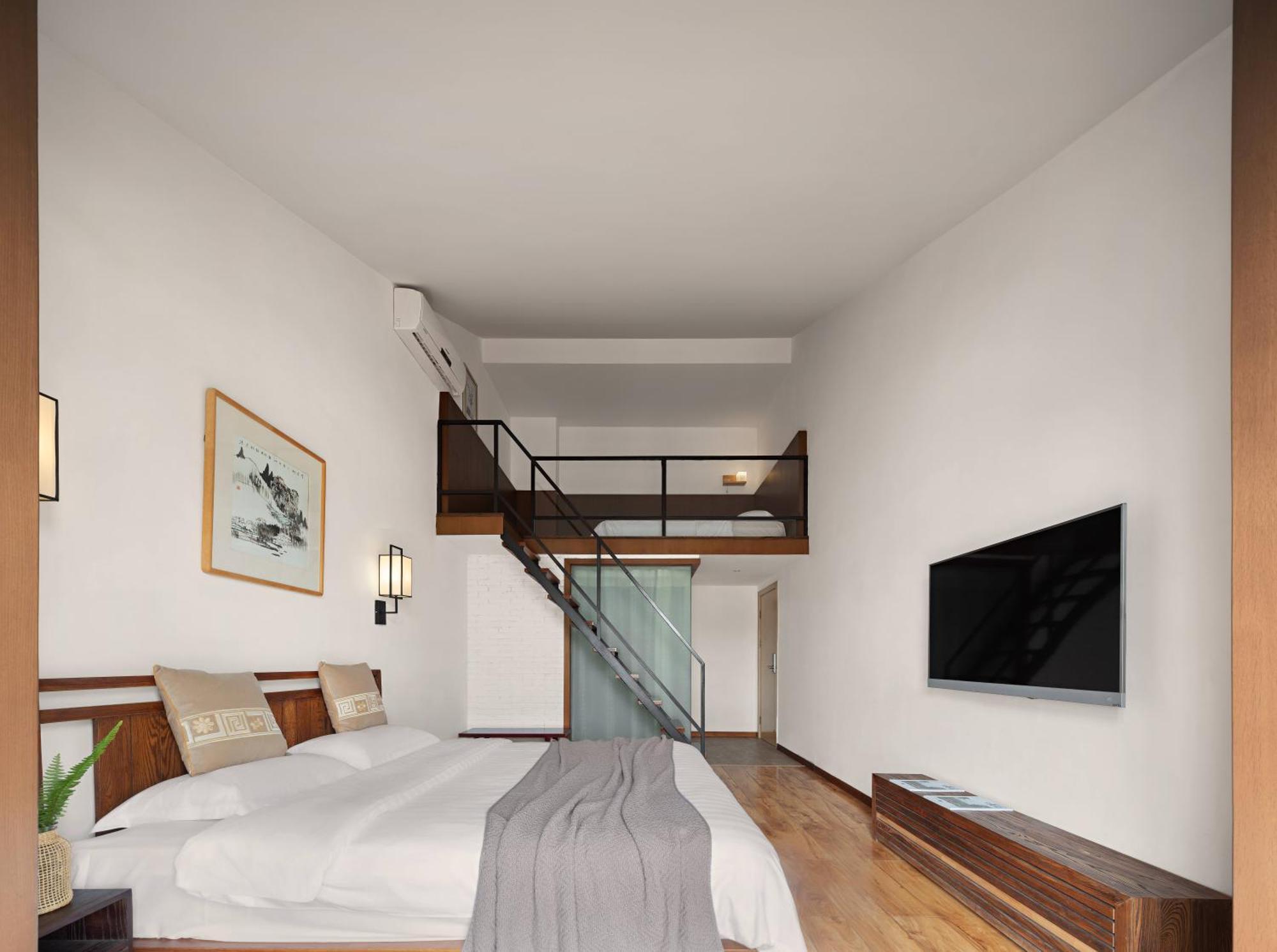 Serene Vale Inn Guilin-Free One Way Pick Up Service To High-Speed Railway Station For 2 Nights מראה חיצוני תמונה