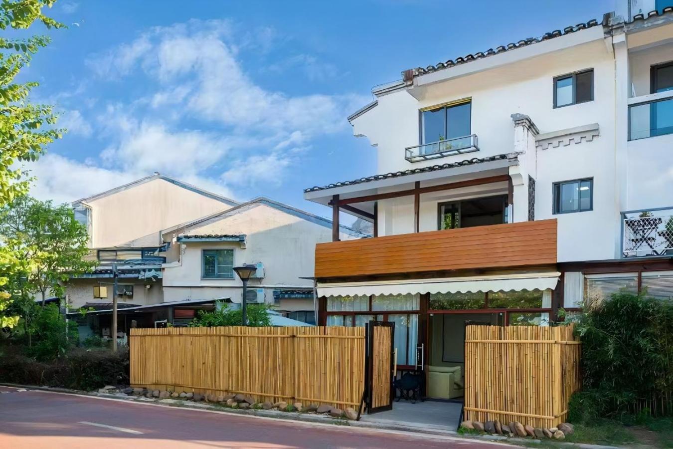 Serene Vale Inn Guilin-Free One Way Pick Up Service To High-Speed Railway Station For 2 Nights מראה חיצוני תמונה
