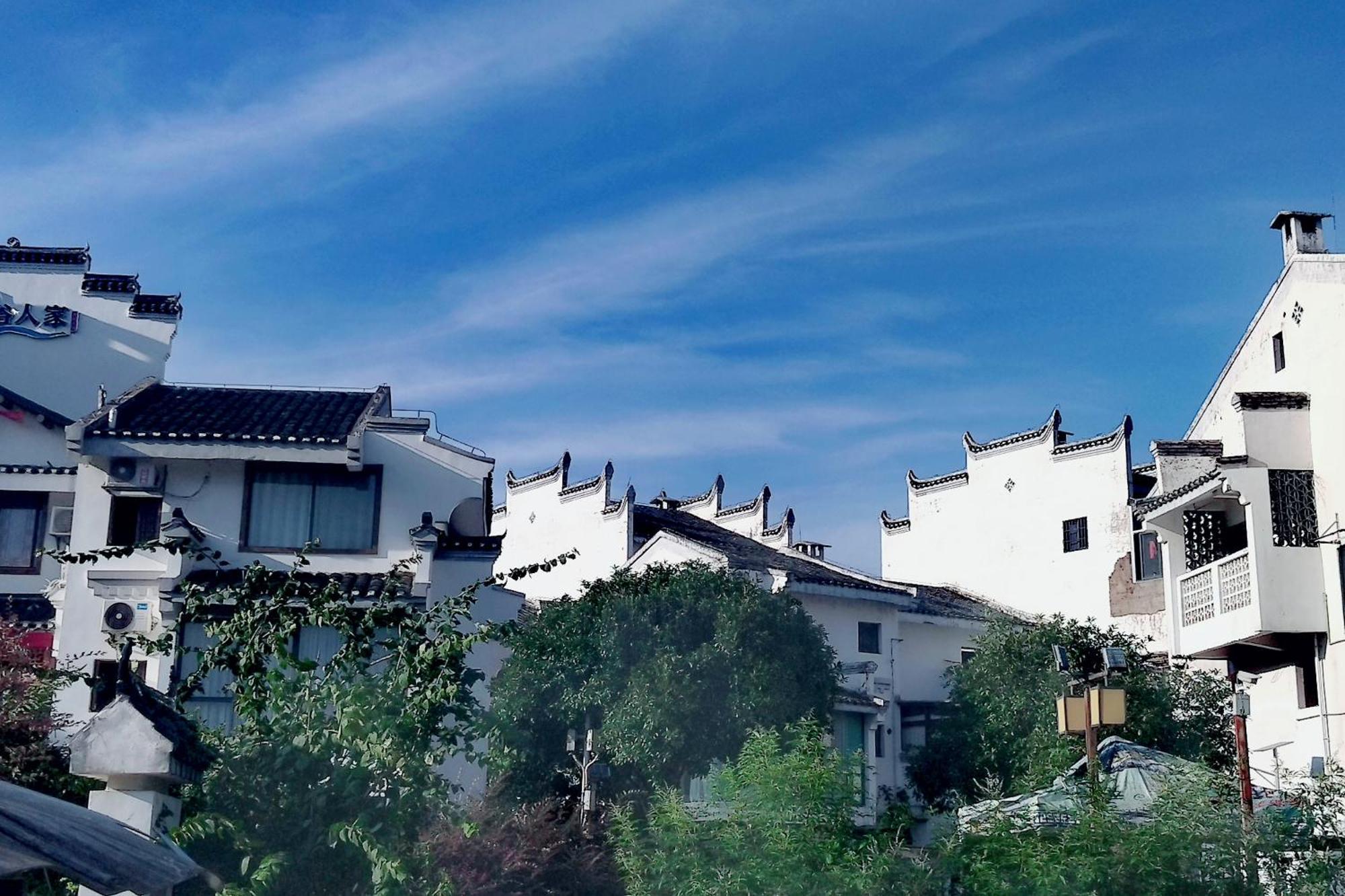 Serene Vale Inn Guilin-Free One Way Pick Up Service To High-Speed Railway Station For 2 Nights מראה חיצוני תמונה