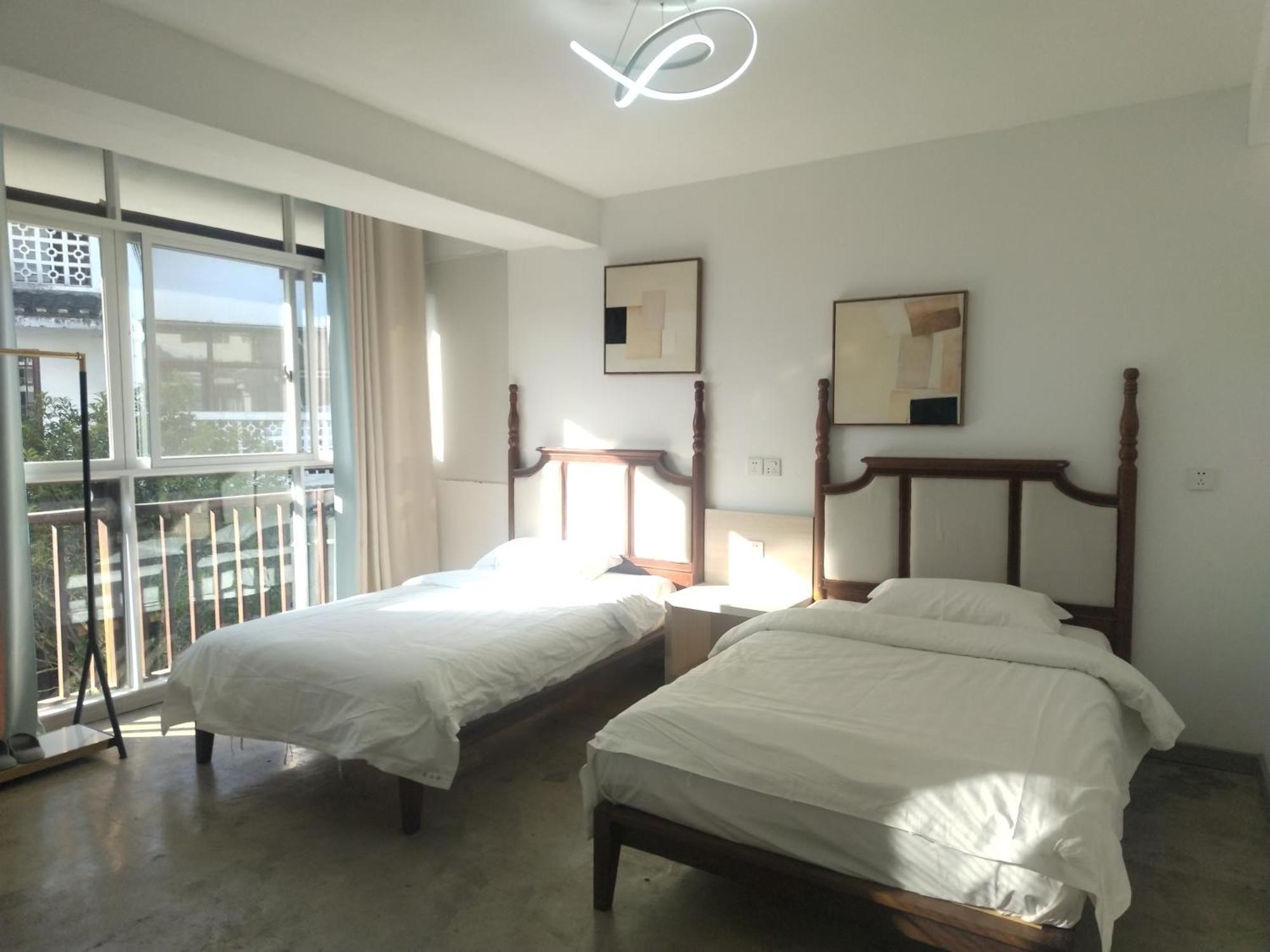 Serene Vale Inn Guilin-Free One Way Pick Up Service To High-Speed Railway Station For 2 Nights מראה חיצוני תמונה