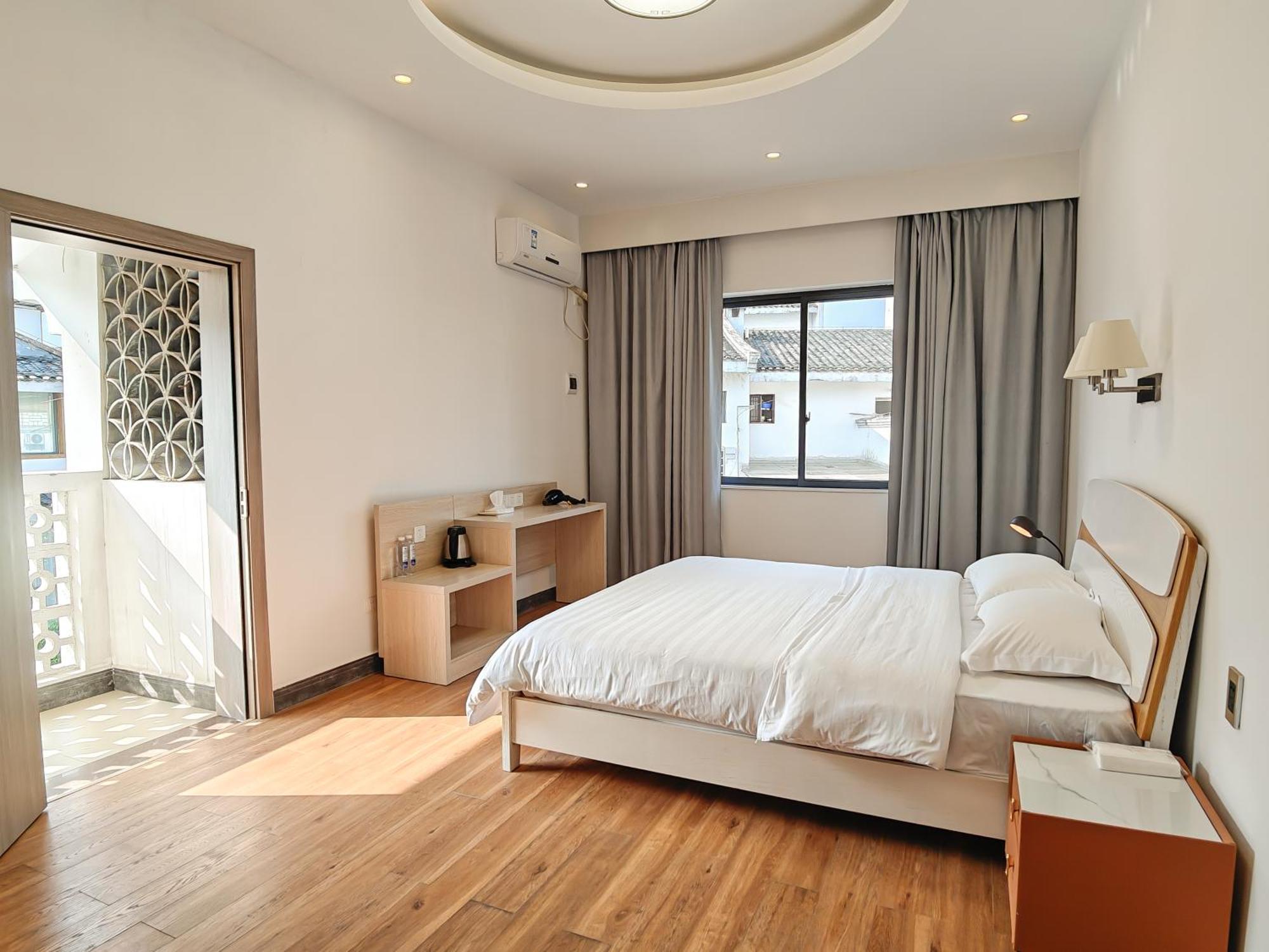 Serene Vale Inn Guilin-Free One Way Pick Up Service To High-Speed Railway Station For 2 Nights מראה חיצוני תמונה