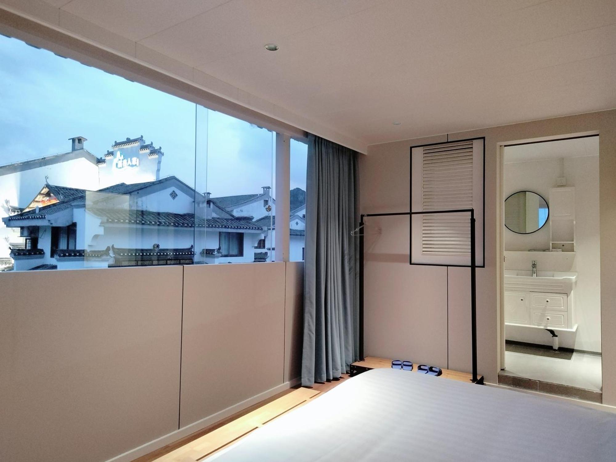 Serene Vale Inn Guilin-Free One Way Pick Up Service To High-Speed Railway Station For 2 Nights מראה חיצוני תמונה
