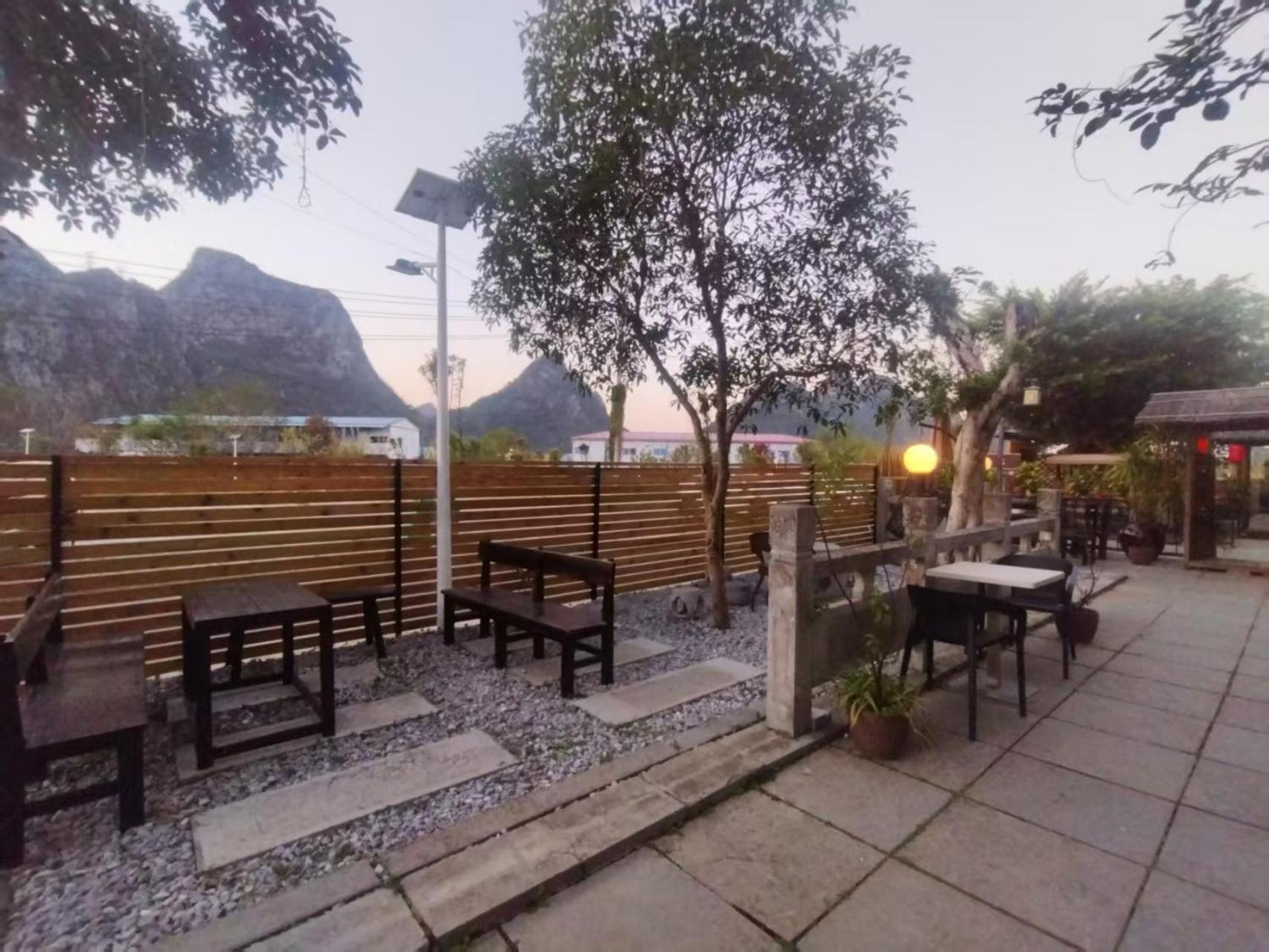 Serene Vale Inn Guilin-Free One Way Pick Up Service To High-Speed Railway Station For 2 Nights מראה חיצוני תמונה