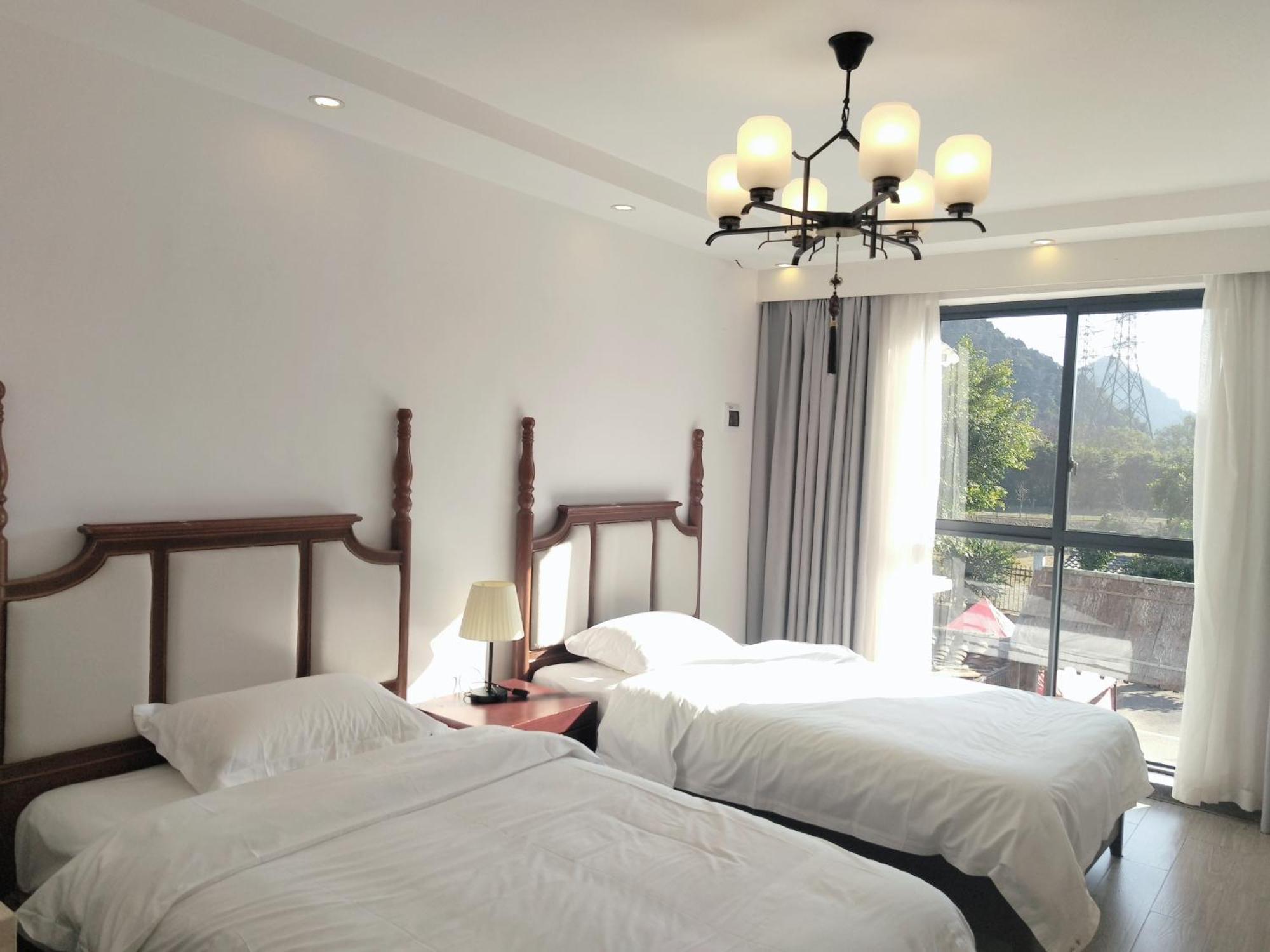 Serene Vale Inn Guilin-Free One Way Pick Up Service To High-Speed Railway Station For 2 Nights מראה חיצוני תמונה