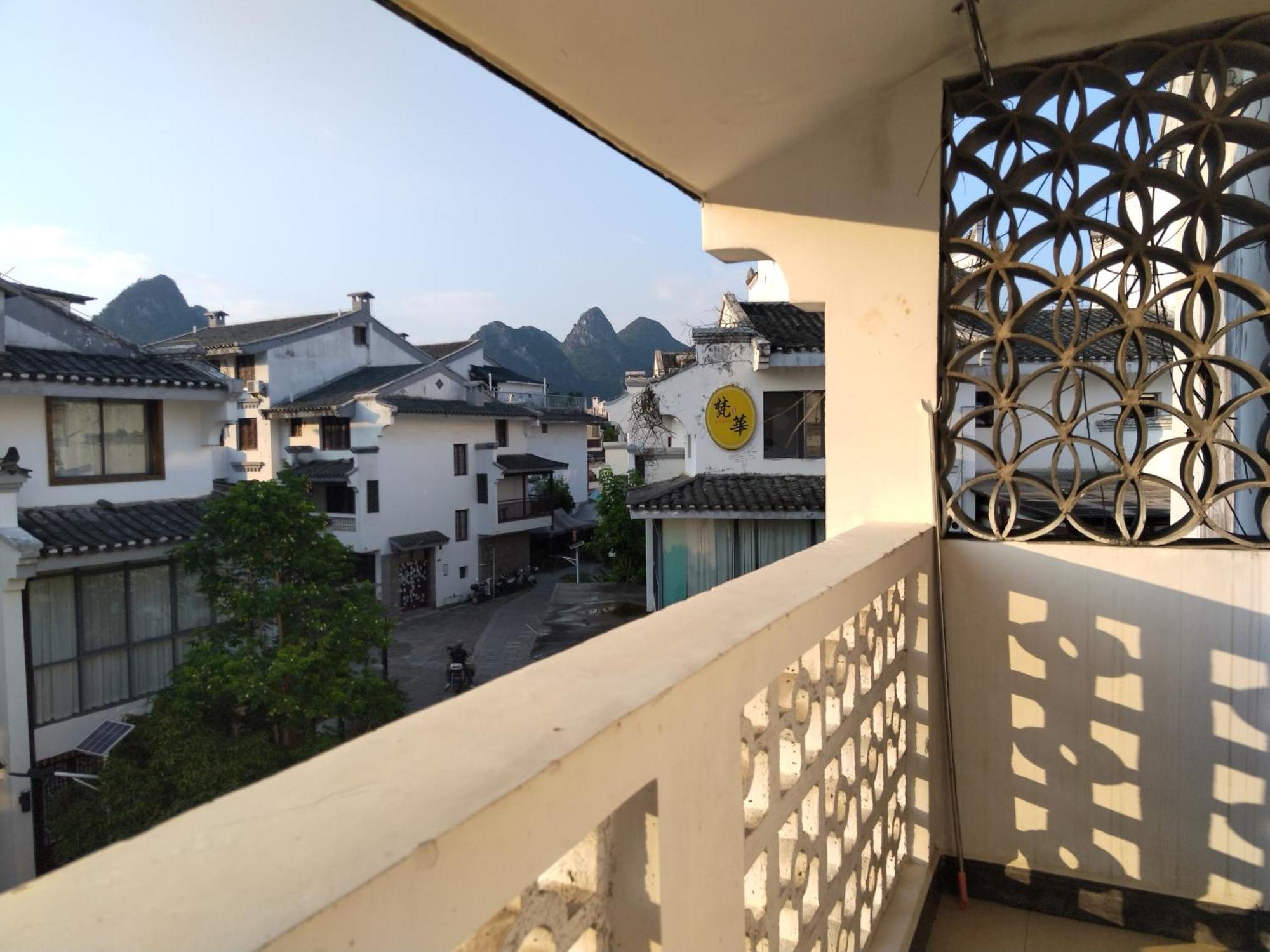 Serene Vale Inn Guilin-Free One Way Pick Up Service To High-Speed Railway Station For 2 Nights מראה חיצוני תמונה